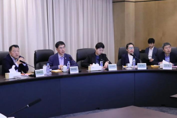 新葡的京集团350vip8888股份董事长邢雅江到访南昌金融投资集团有限公司 新葡的京集团350vip8888股份董事长邢雅江到访南昌金融投资集团有限公司