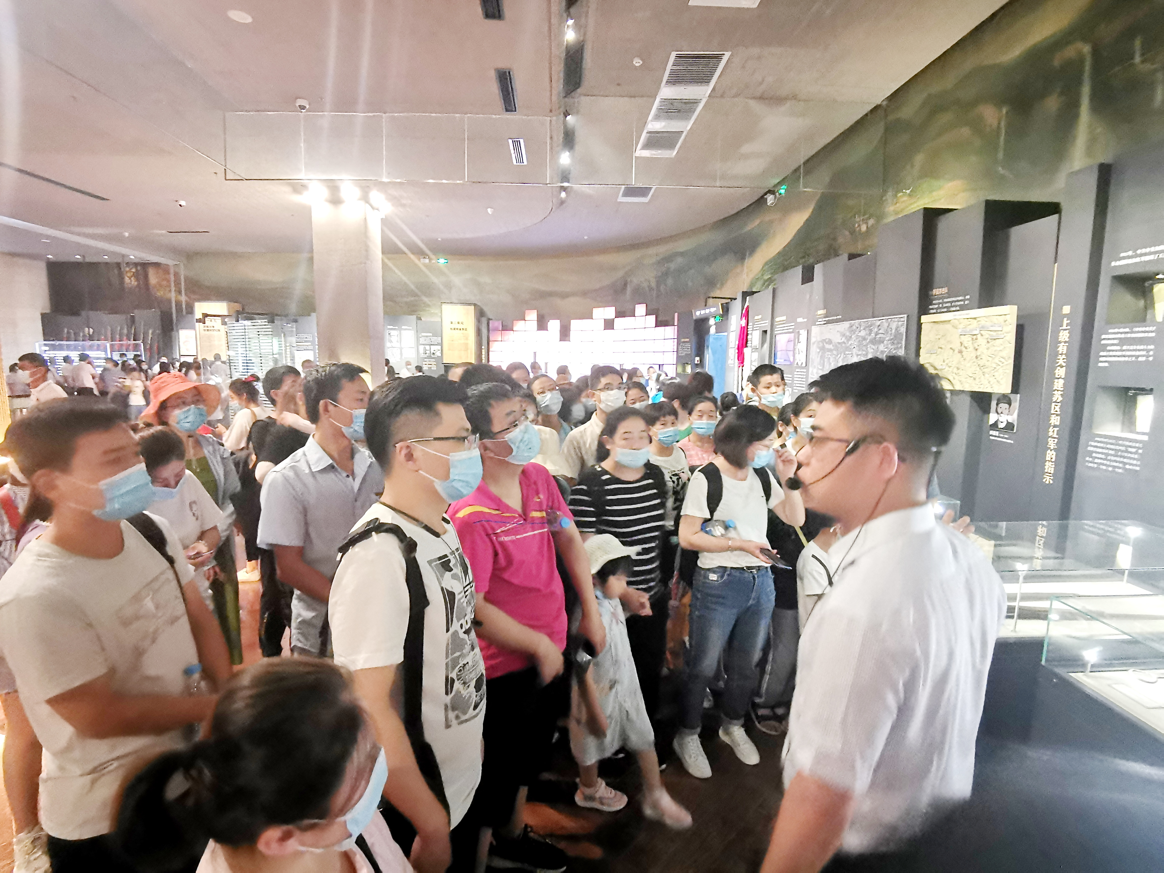 2021新葡的京集团350vip8888股份先进员工照金行