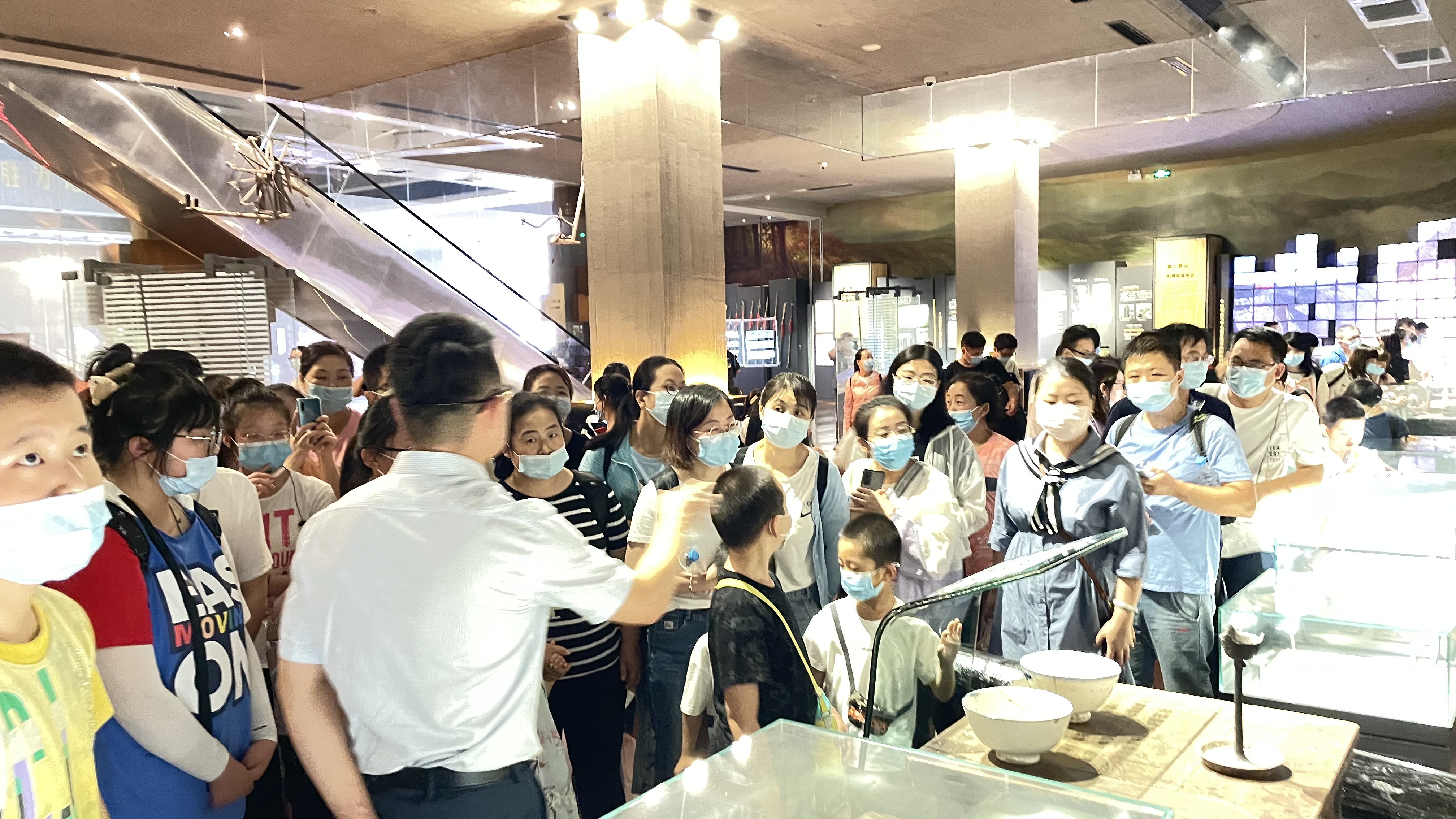 2021新葡的京集团350vip8888股份先进员工照金行