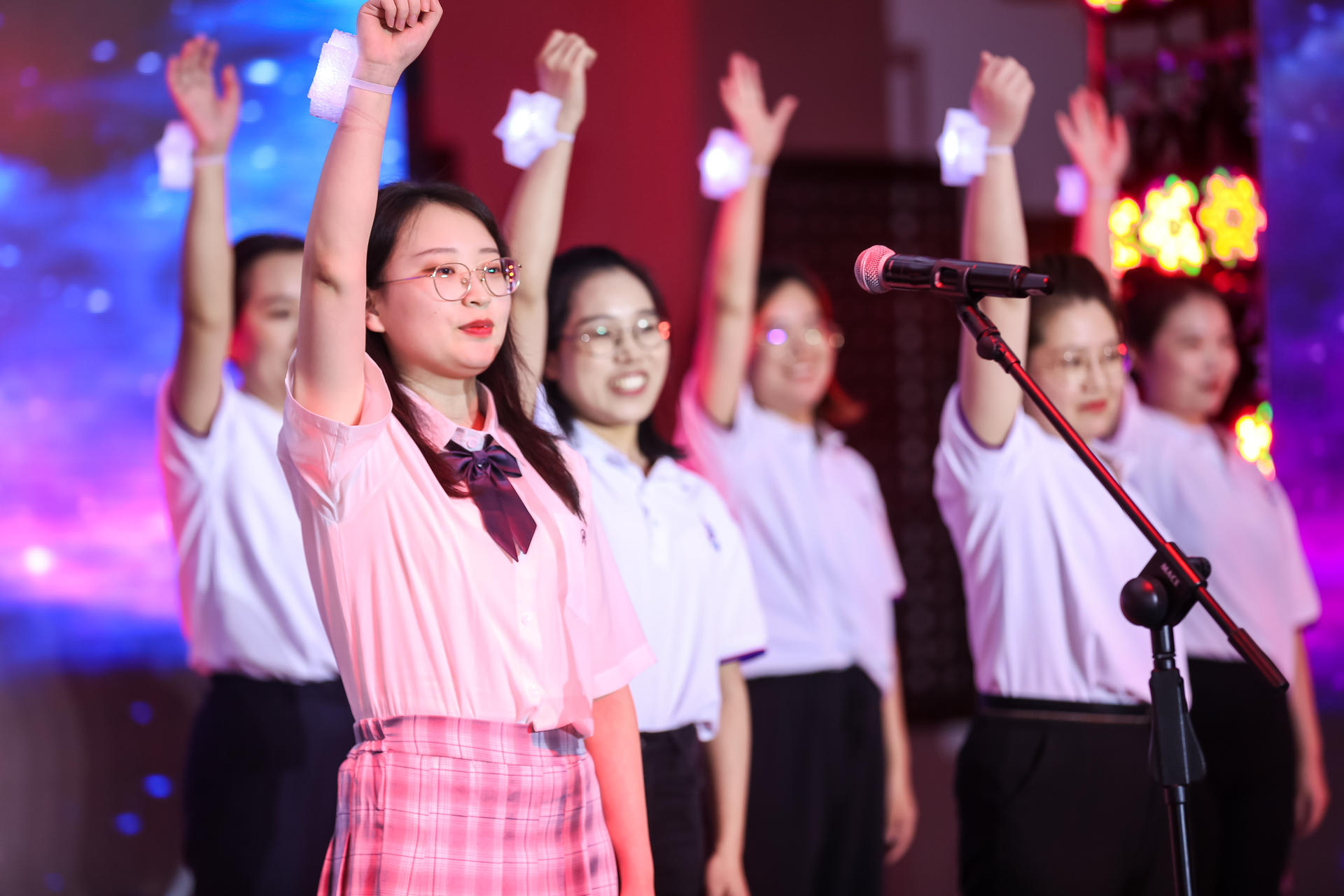 新葡的京集团350vip8888股份上市25周年庆典晚会