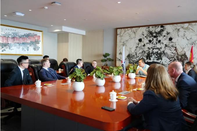 德中合作交流促进协会会长、德国VitalCura GmbH护理集团董事长Simon Voss一行到访新葡的京集团350vip8888股份 德中合作交流促进协会会长、德国VitalCura GmbH护理集团董事长Simon Voss一行到访新葡的京集团350vip8888股份